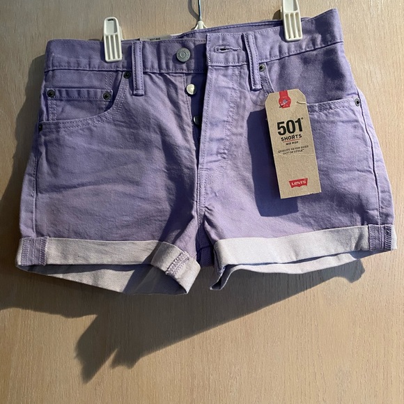 Levi’s High Rise Jean Shorts - Picture 2 of 2
